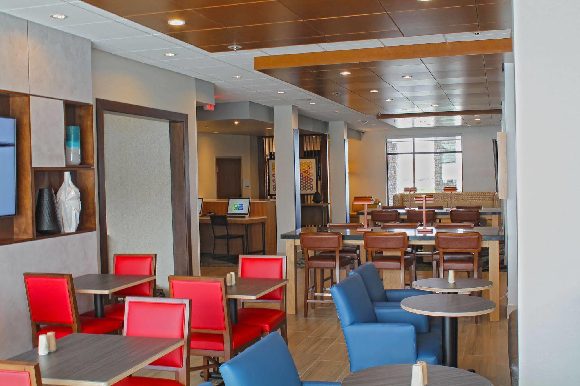 Holiday Inn Express & Suites - St. Louis South - I-55 By Ihg Mehlville Exterior photo